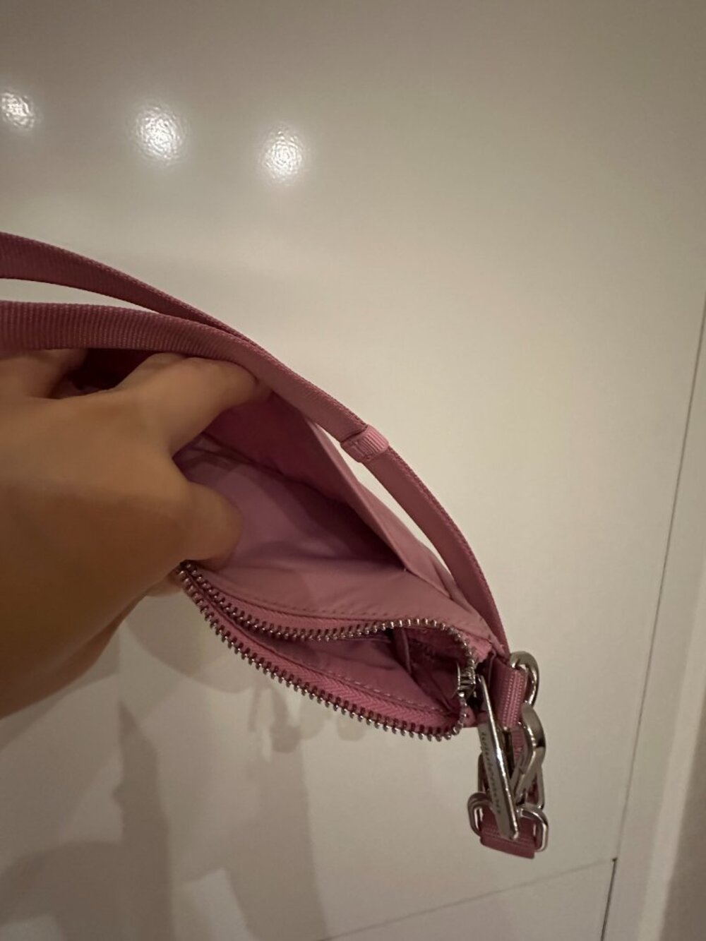 Lululemon City Essentials Mini Shoulder Bag 1L pink pearl - Picture 5 of 6